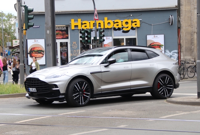 Aston Martin DBX707