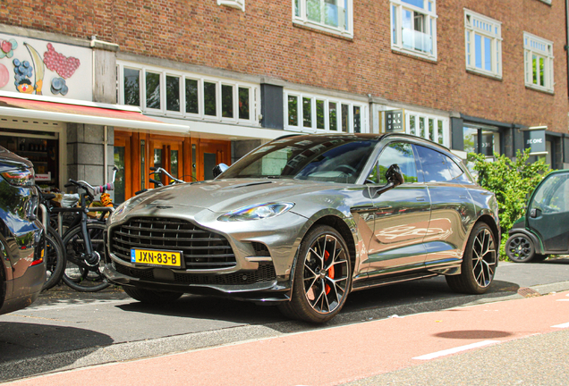 Aston Martin DBX707