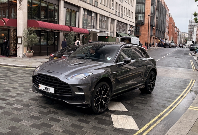 Aston Martin DBX707