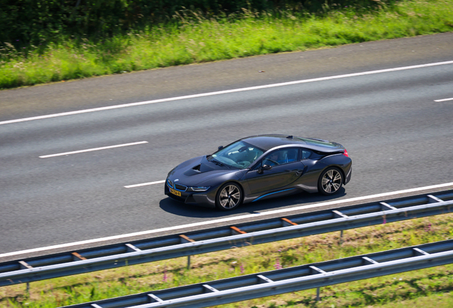 BMW i8