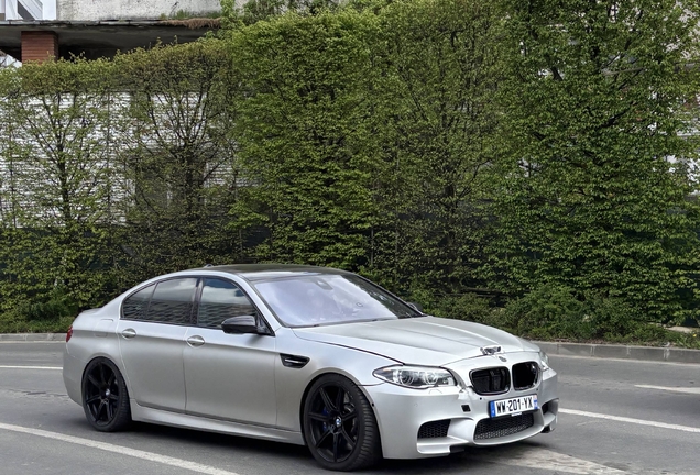 BMW M5 F10 2011