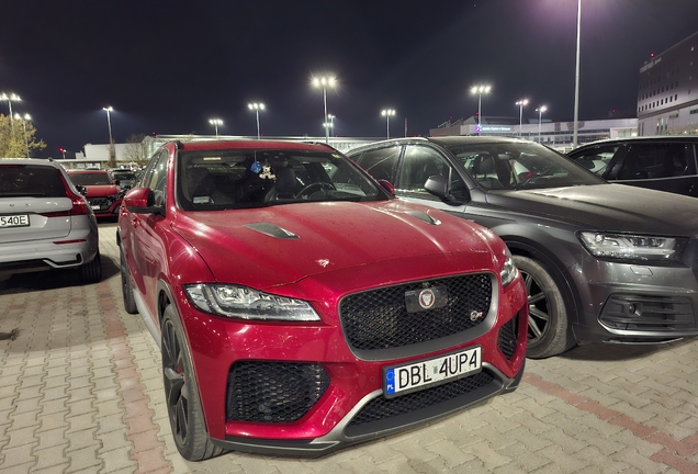 Jaguar F-PACE SVR