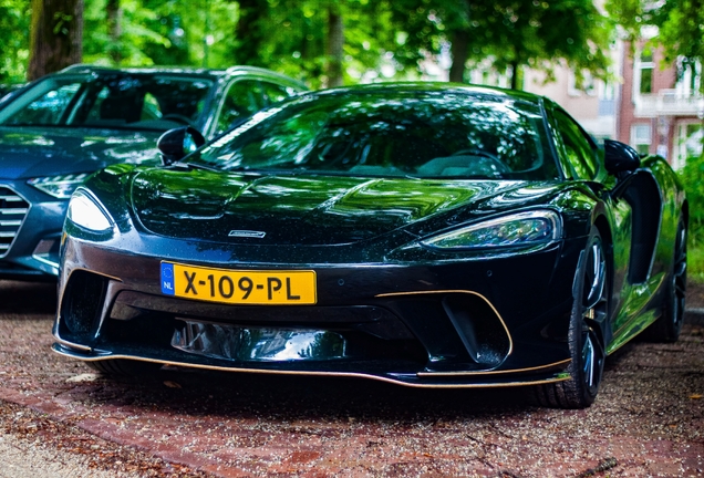 McLaren GT