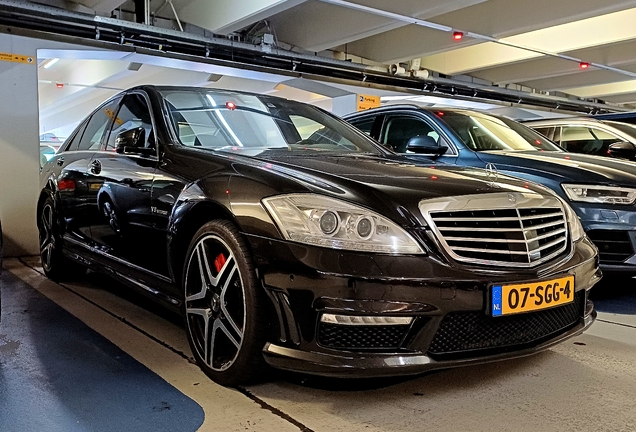 Mercedes-Benz S 63 AMG W221 2011