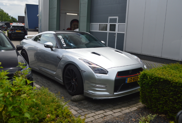 Nissan GT-R 2011