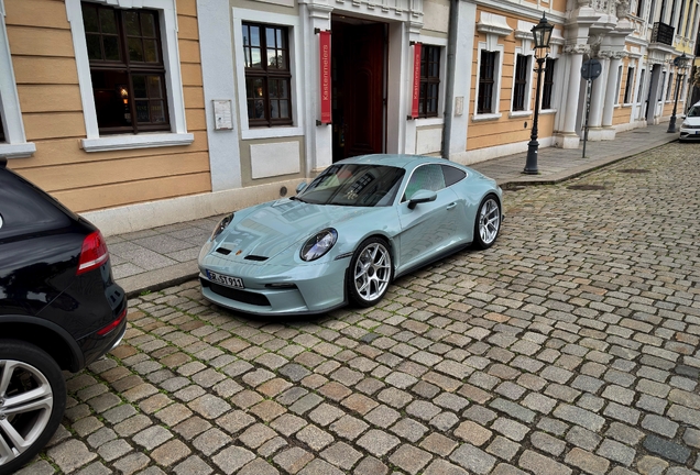Porsche 992 S/T