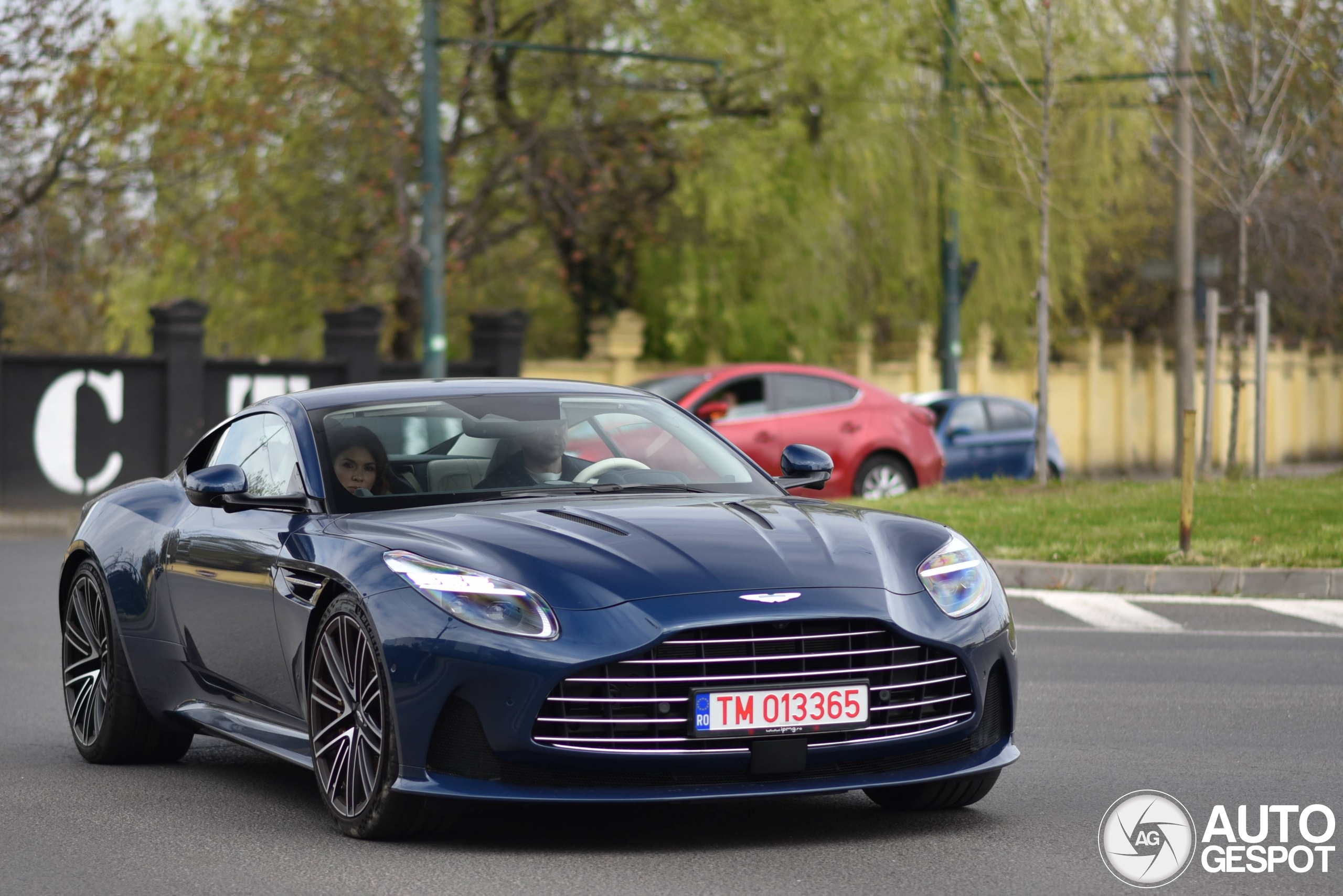 Aston Martin DB12