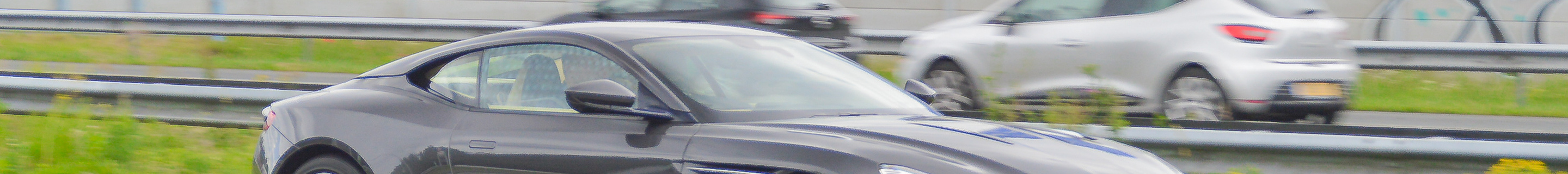 Aston Martin DB11