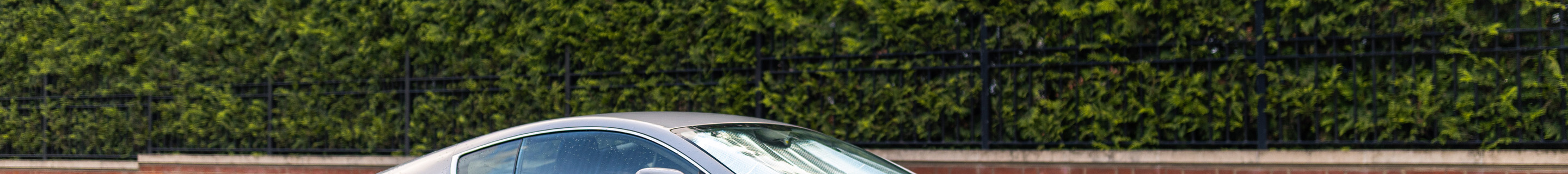 Aston Martin DB9