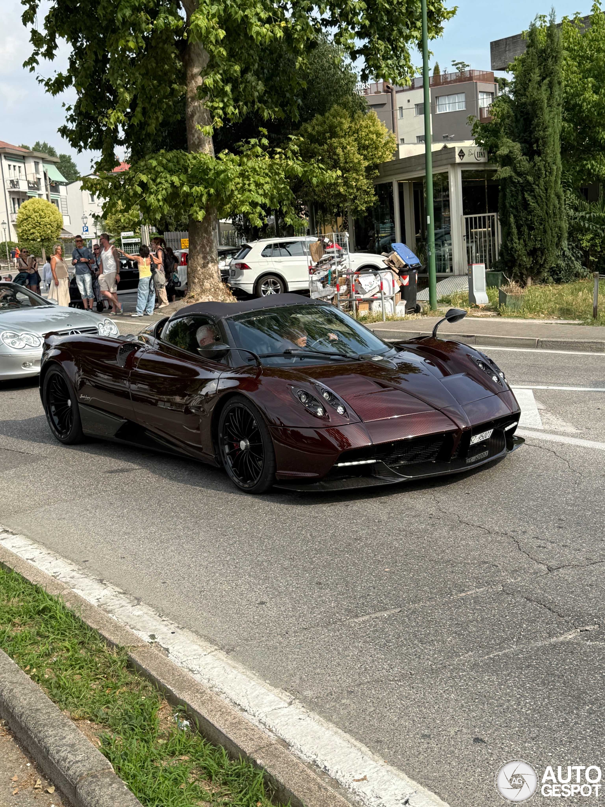 Pagani Huayra Roadster