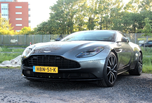Aston Martin DB11 V8 Volante