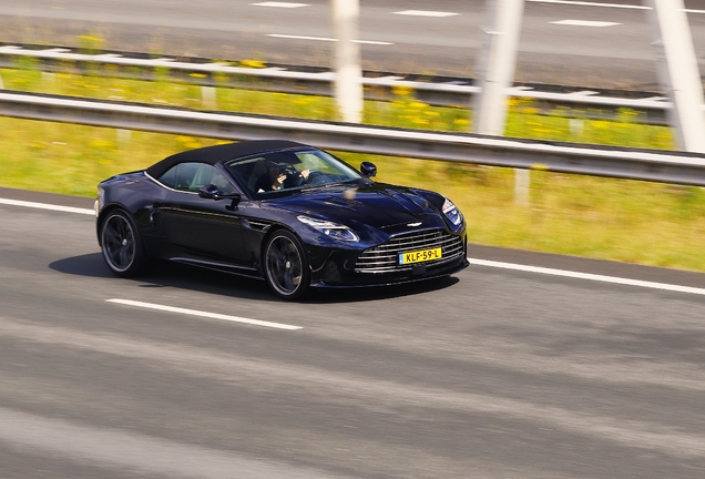 Aston Martin DB12 Volante