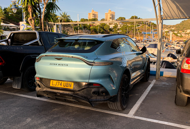 Aston Martin DBX707