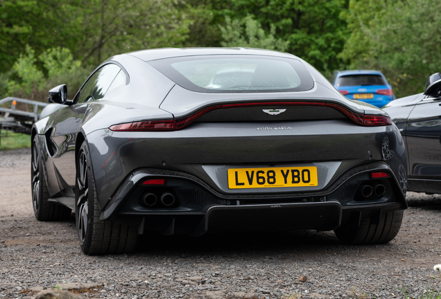 Aston Martin V8 Vantage 2018