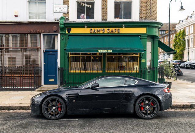 Aston Martin V8 Vantage