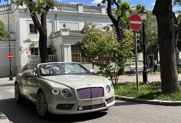 Bentley Continental GTC V8