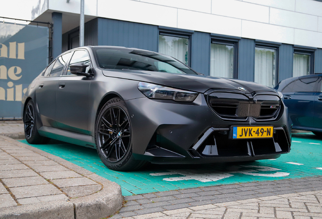 BMW M5 G90