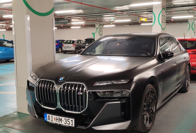 BMW M760e xDrive