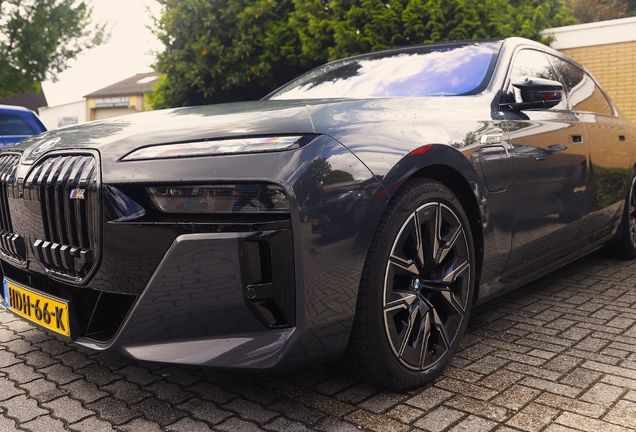 BMW M760e xDrive