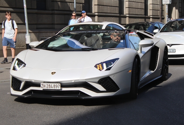 Lamborghini Aventador S LP740-4