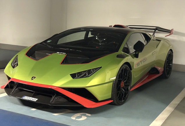 Lamborghini Huracán LP640-2 STO