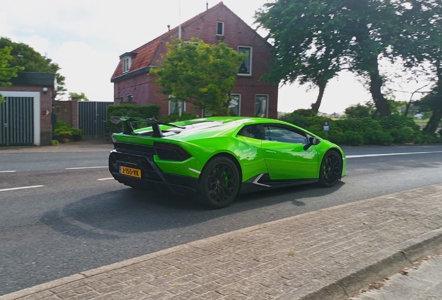 Lamborghini Huracán LP640-4 Performante