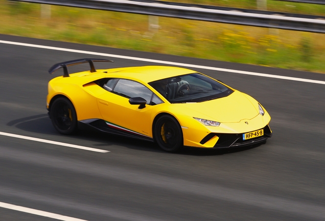 Lamborghini Huracán LP640-4 Performante