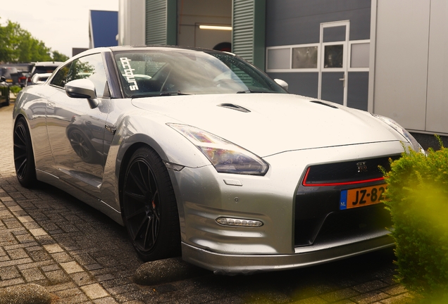 Nissan GT-R 2011