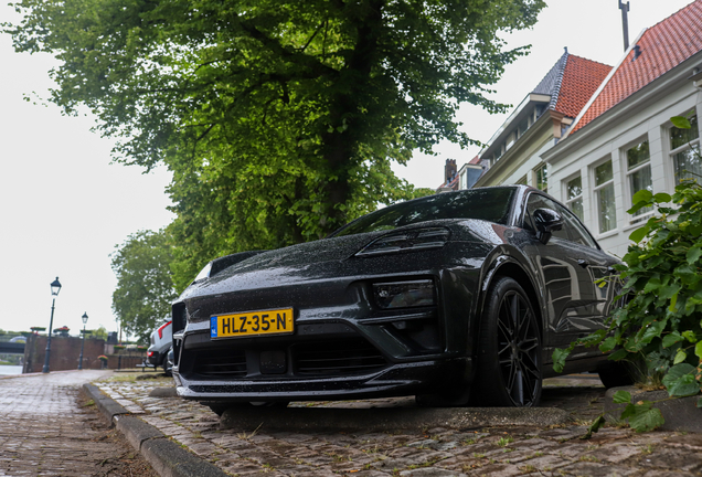 Porsche Macan EV Turbo