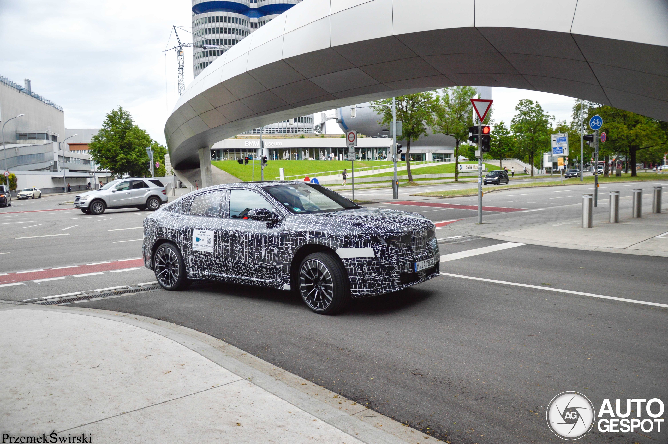 Bmw ix4 na7
