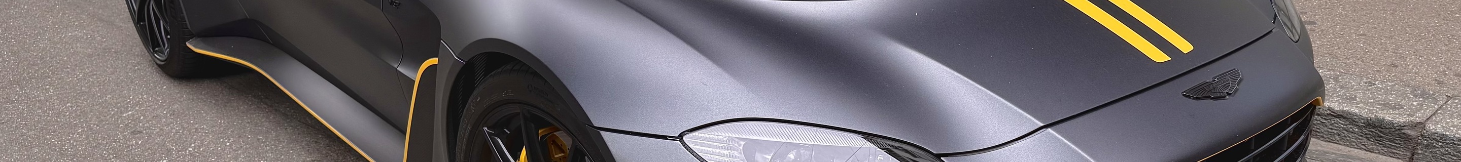 Aston Martin V12 Vantage Roadster 2023