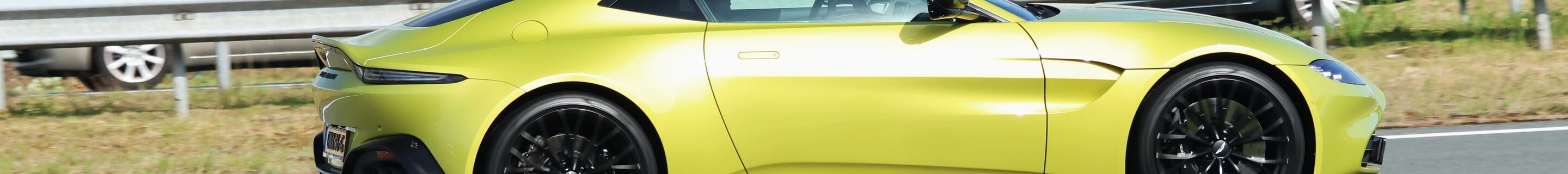 Aston Martin V8 Vantage 2018