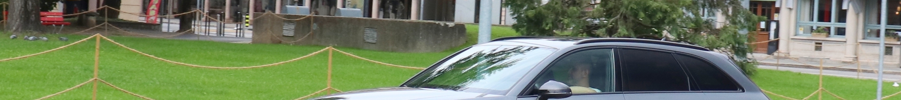 Audi RS4 Avant B9