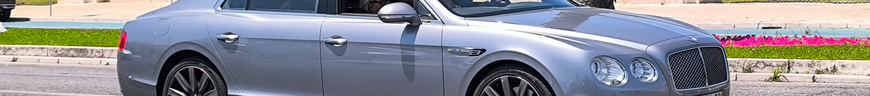 Bentley Flying Spur V8