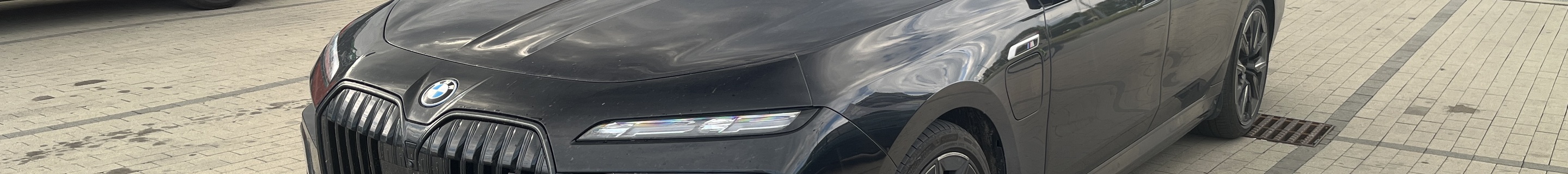 BMW M760e xDrive