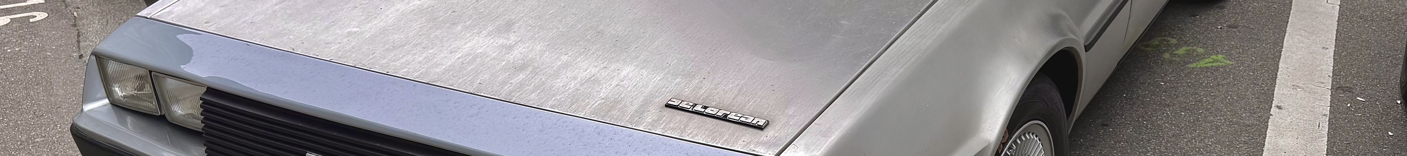 DeLorean DMC-12