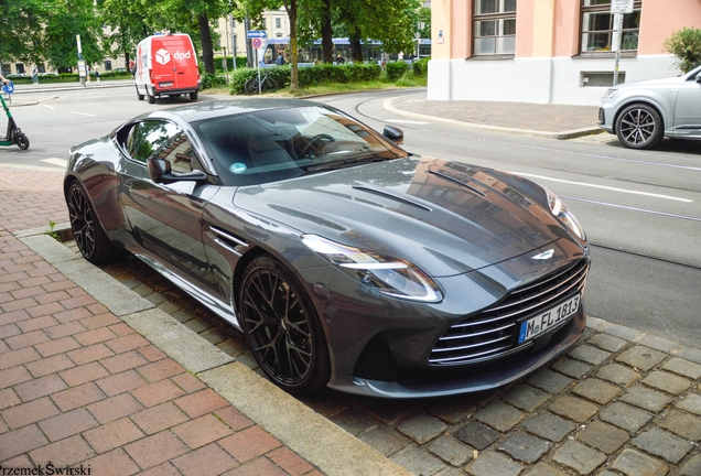 Aston Martin DB12