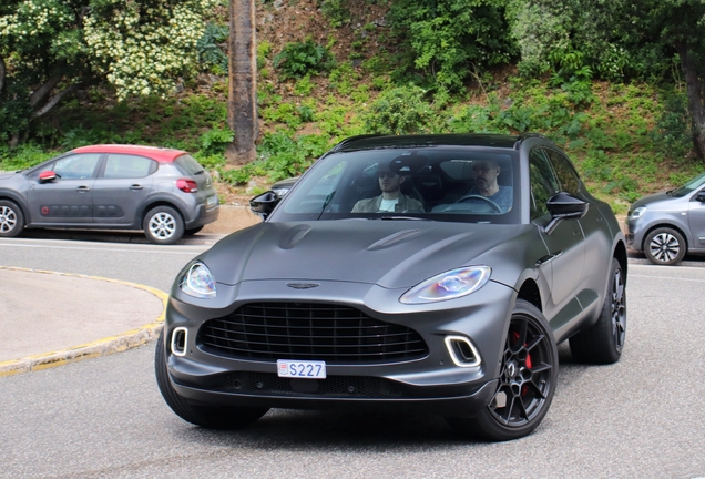 Aston Martin DBX