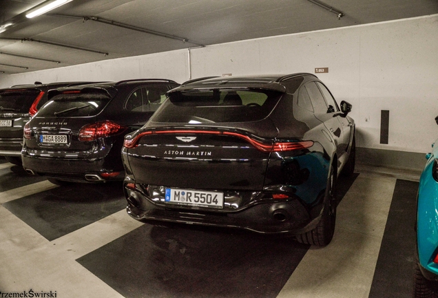 Aston Martin DBX