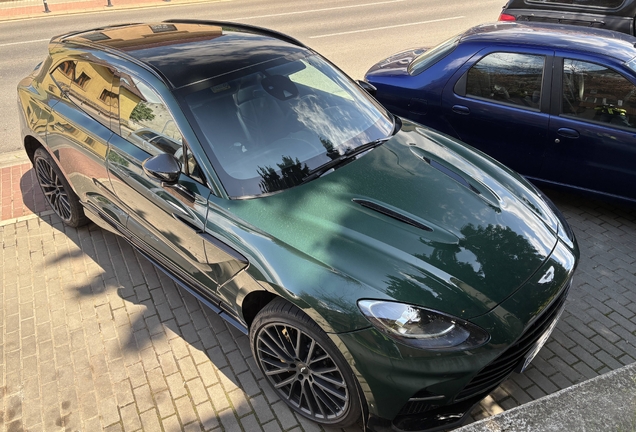 Aston Martin DBX707
