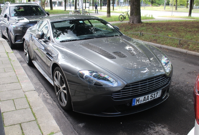 Aston Martin V12 Vantage