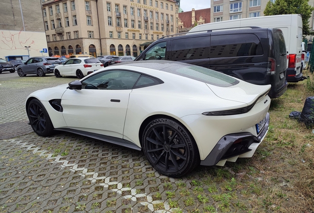 Aston Martin V8 Vantage AMR 2019