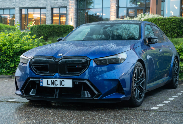BMW M5 G90