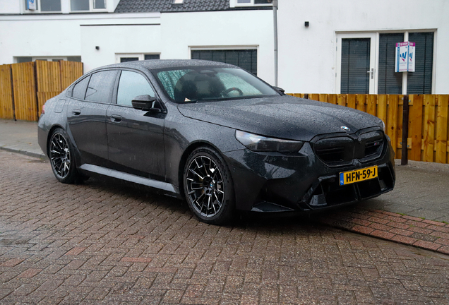 BMW M5 G90