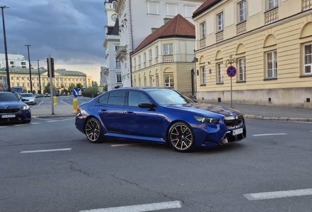 BMW M5 G90