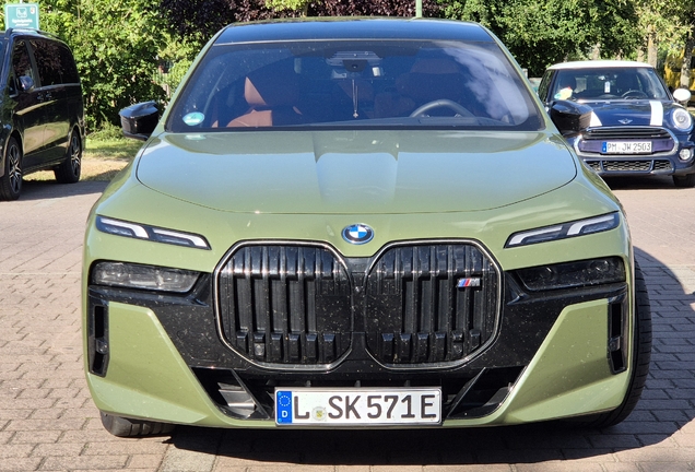 BMW M760e xDrive