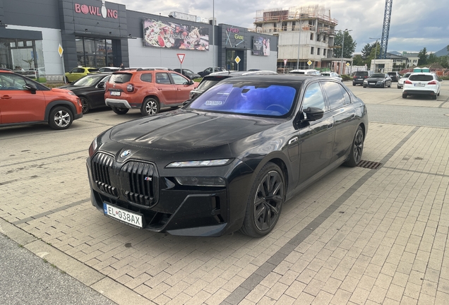 BMW M760e xDrive