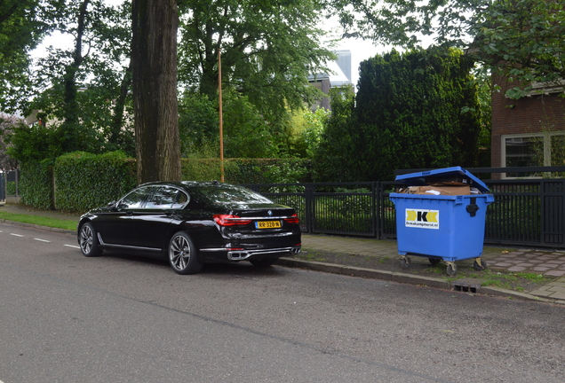BMW M760Li xDrive