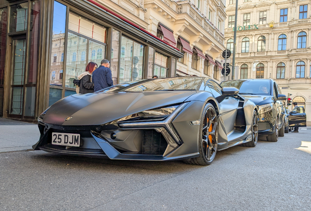 Lamborghini Revuelto
