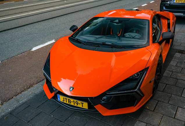 Lamborghini Revuelto
